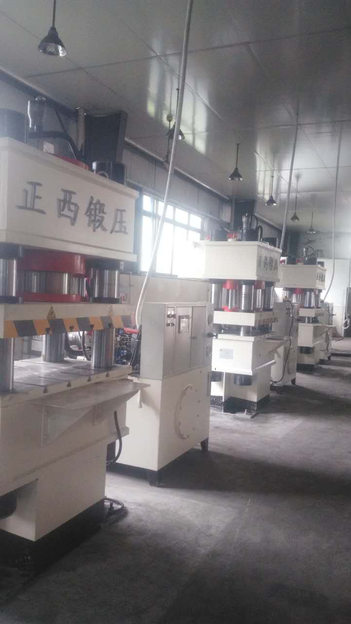 四川-眉山-8臺四柱液壓機 四川-眉山-8臺四柱液壓機