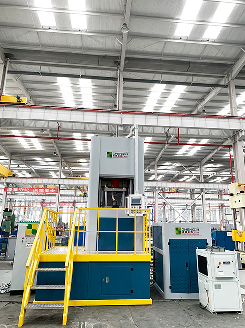 100噸粉末液壓機(jī)內(nèi)部采用伺服系統(tǒng) 100噸粉末液壓機(jī)內(nèi)部采用伺服系統(tǒng)