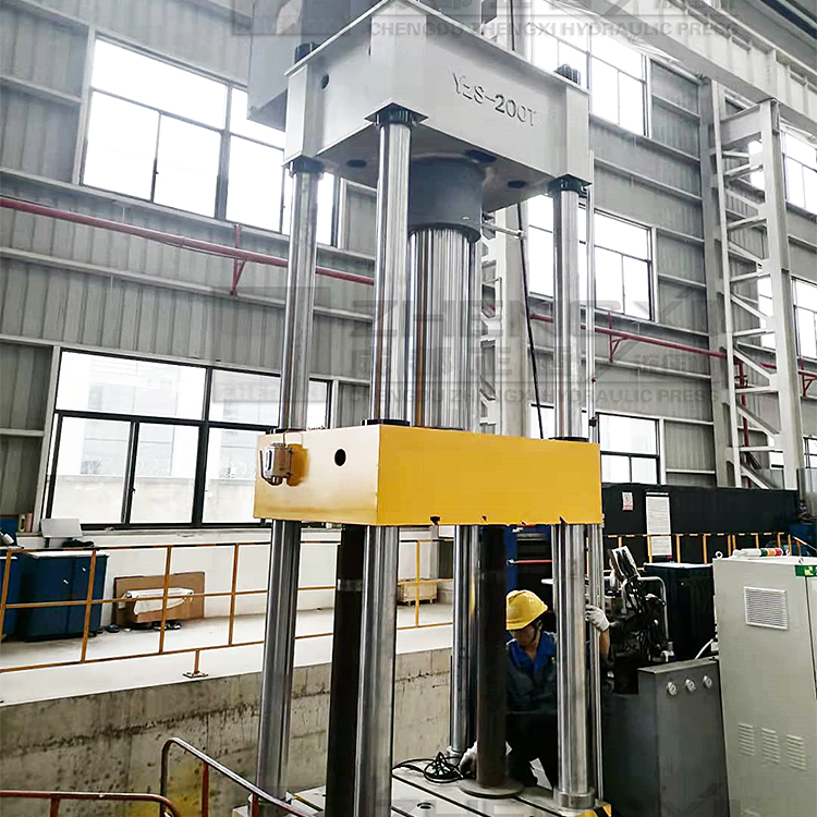 200噸四柱復合材料液壓機落戶眉山 200噸四柱復合材料液壓機落戶眉山